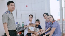 Ấm áp ngày Quốc tế Thiếu nhi cùng các em nhỏ  tại Trung tâm y tế Thành Sen tỉnh Hà Tĩnh