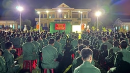 VKSQS khu vực 52 phối hợp tuyên truyền, phổ biến giáo dục pháp luật cho chiến sĩ mới