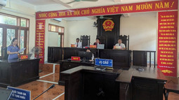 VKSND khu vực 4 (Hà Tĩnh) tổ chức phiên toà rút kinh nghiệm vụ án hành chính
